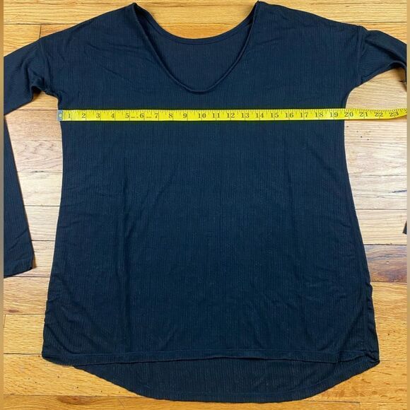 🪦Lululemon 6/8 Tight Knit Black Long Sleeve (3 for 30 sale) - Picture 3 of 7